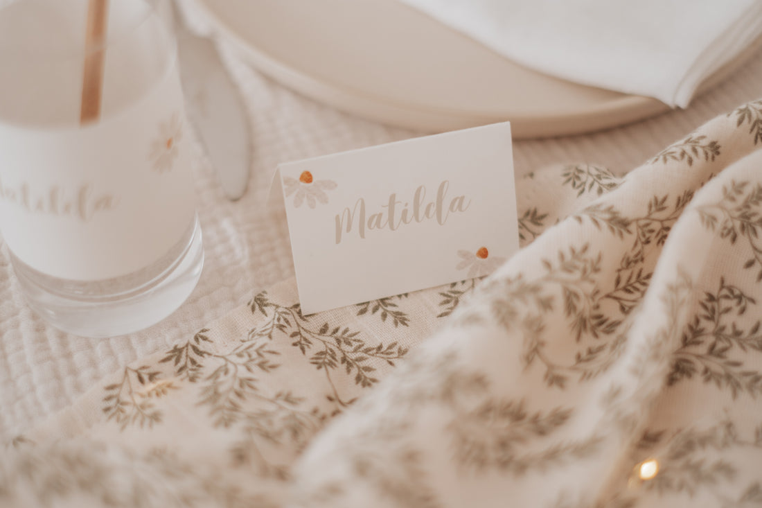 Tischkärtchen Taufe Gänseblümchen