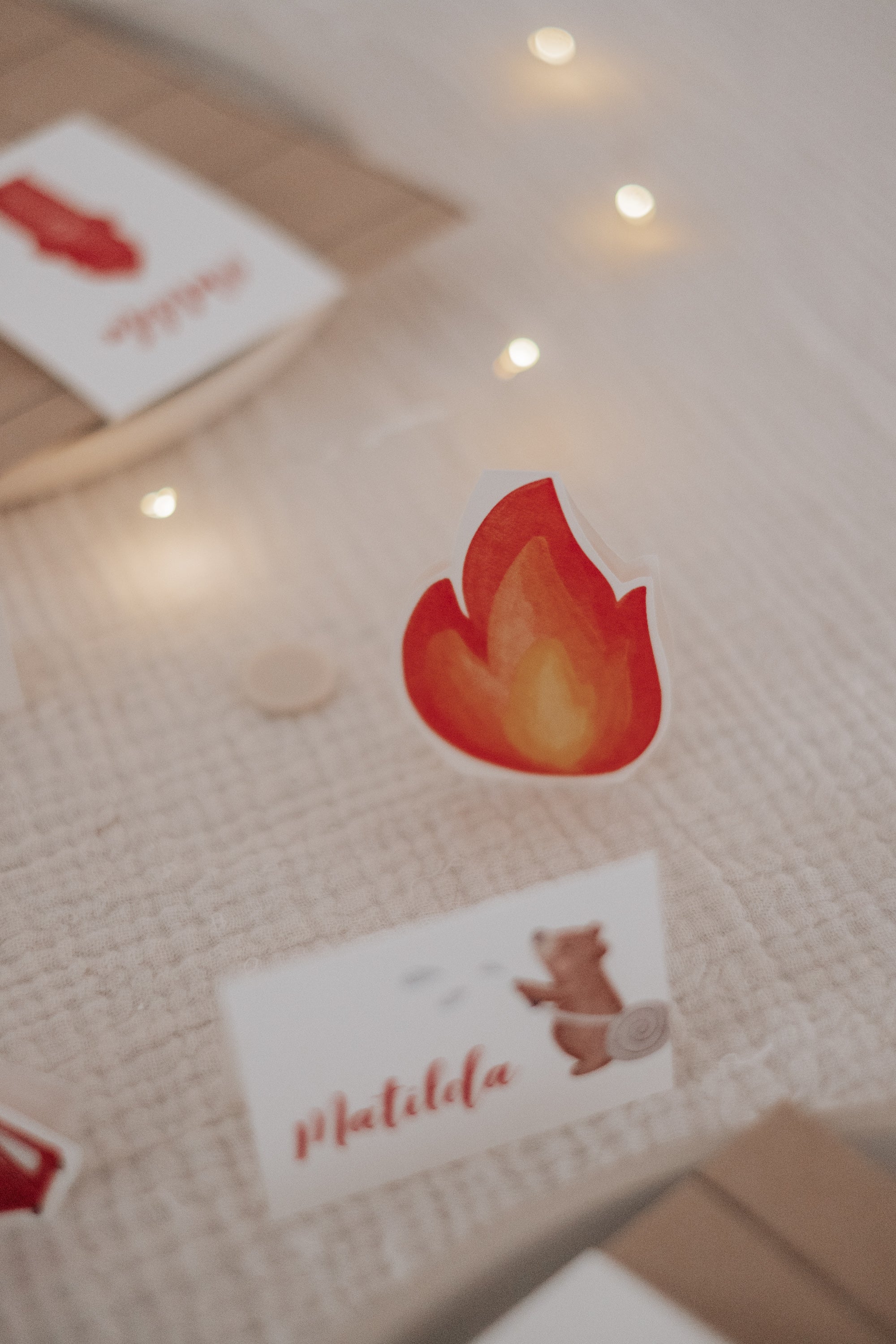 Tischdeko Feuerwehr und Bär