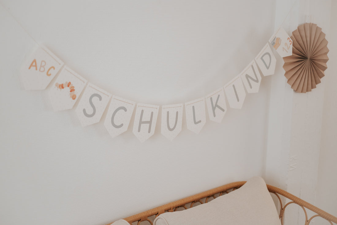 Girlande Schulanfang Raupe Wimpel Schulkind