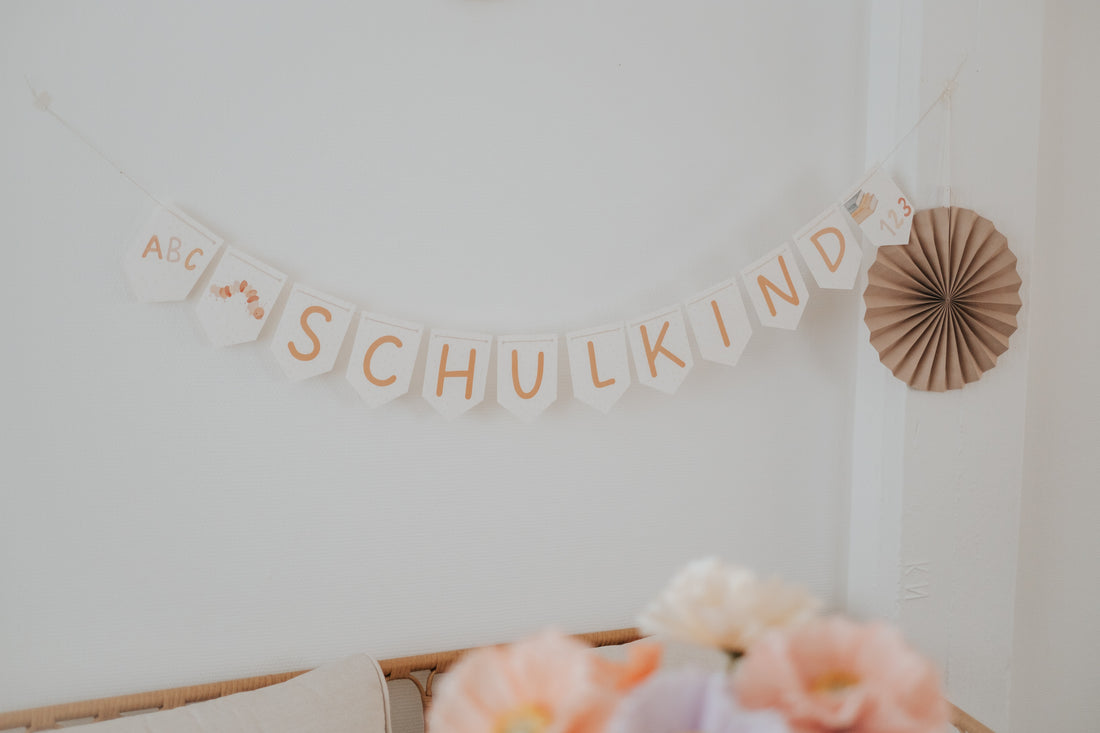 Girlande Schulanfang Raupe Wimpel Schulkind