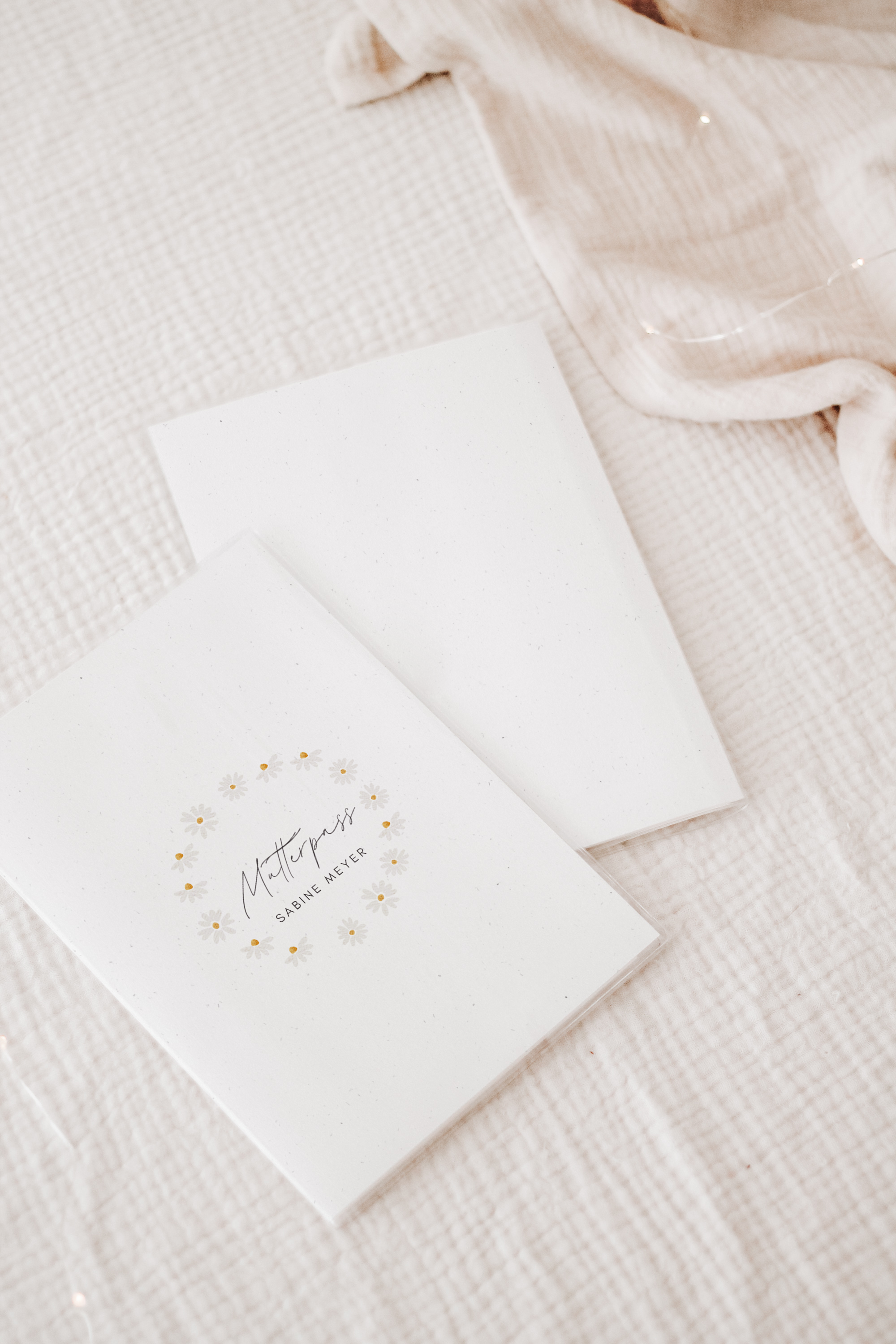 Mutterpass Hülle Kranz Gänseblümchen