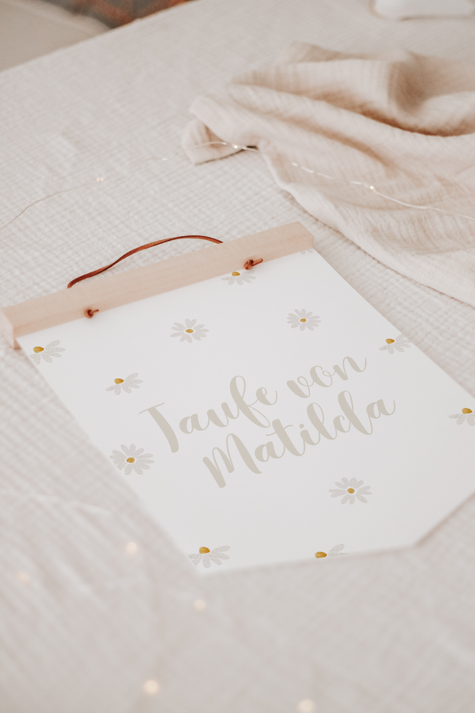 Wimpel mit Name Taufe Gänseblümchen