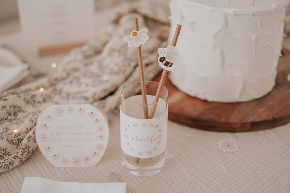 Strohhalme Taufe Gänseblümchen