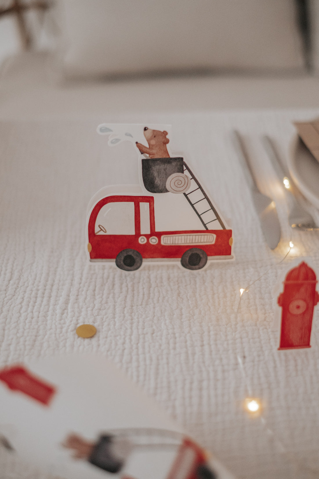 Tischdeko Feuerwehr und Bär