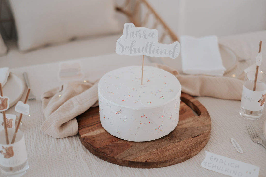 Caketopper Hurra Schulkind Schulanfang Eichhörnchen Schulanfang Raupe